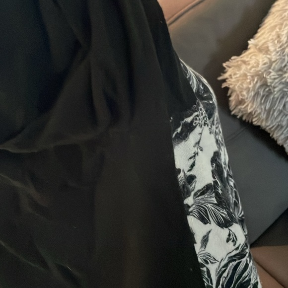 ANN TAYLOR Black & White Flower Print 3/4 Sleeve Cardigan Size Large - Picture 6 of 8